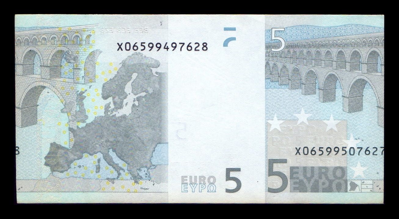 Alternative view of Alemania 5 Euros 2002 Pick 1x(2) Variante de Corte Sc Unc
